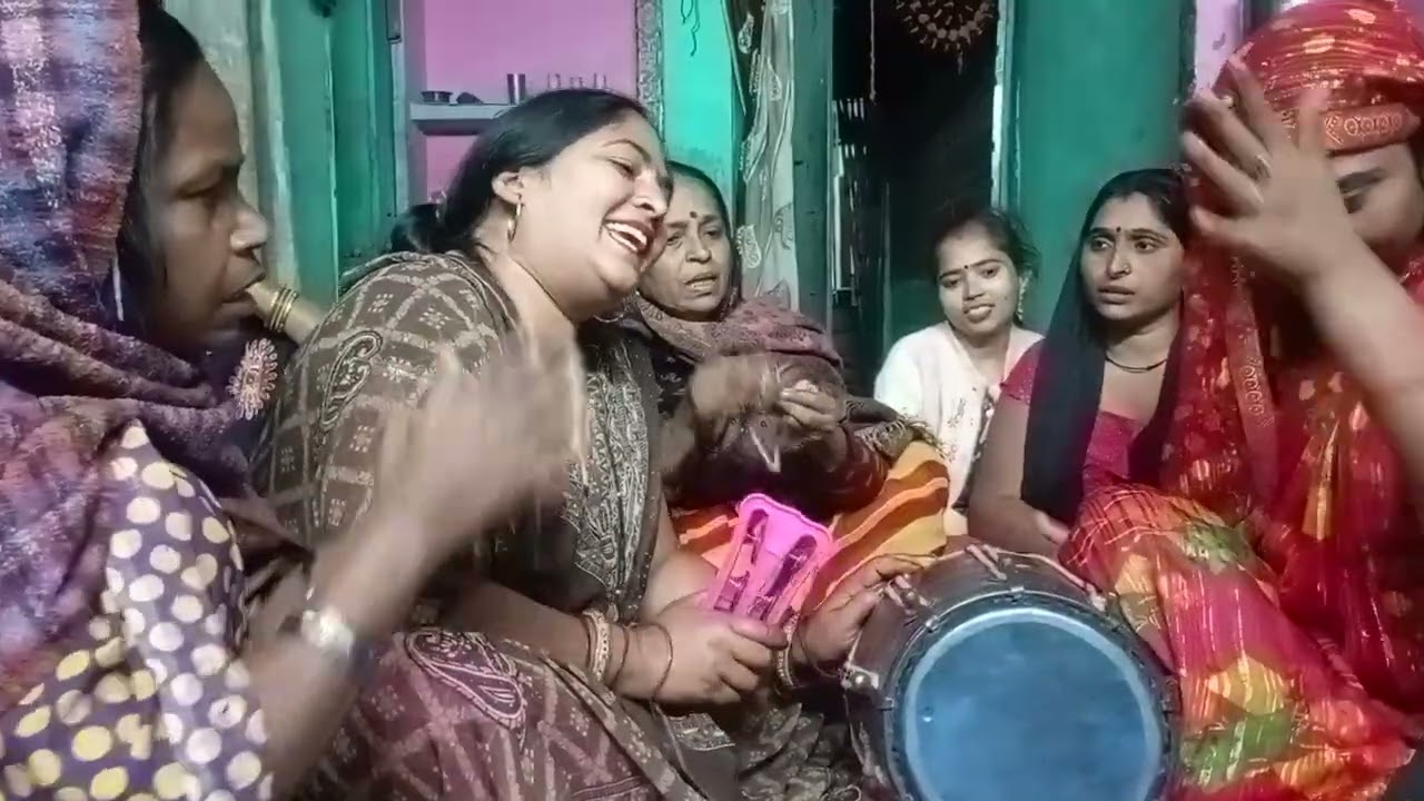 Banne chhajje pe khadee banne