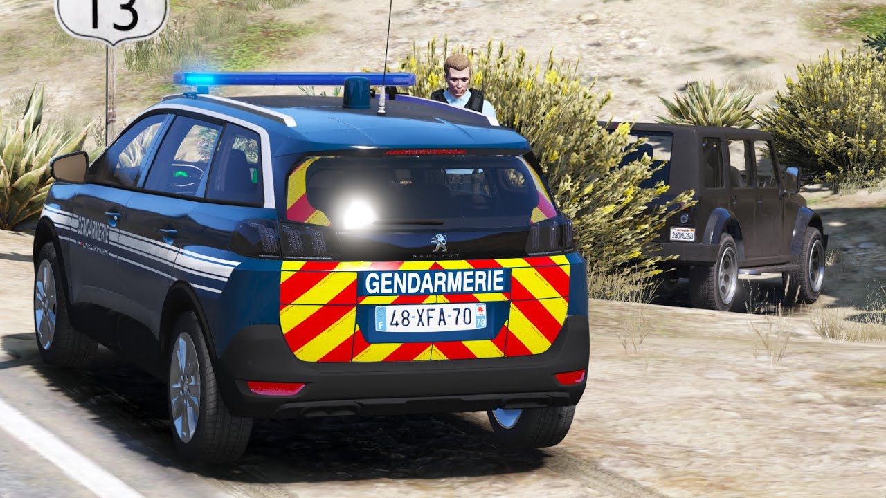 [GTA 5] J'ARRIVE EN PREMIER SUR UN ACCIDENT DE LA ROUTE | LSPDFR #893