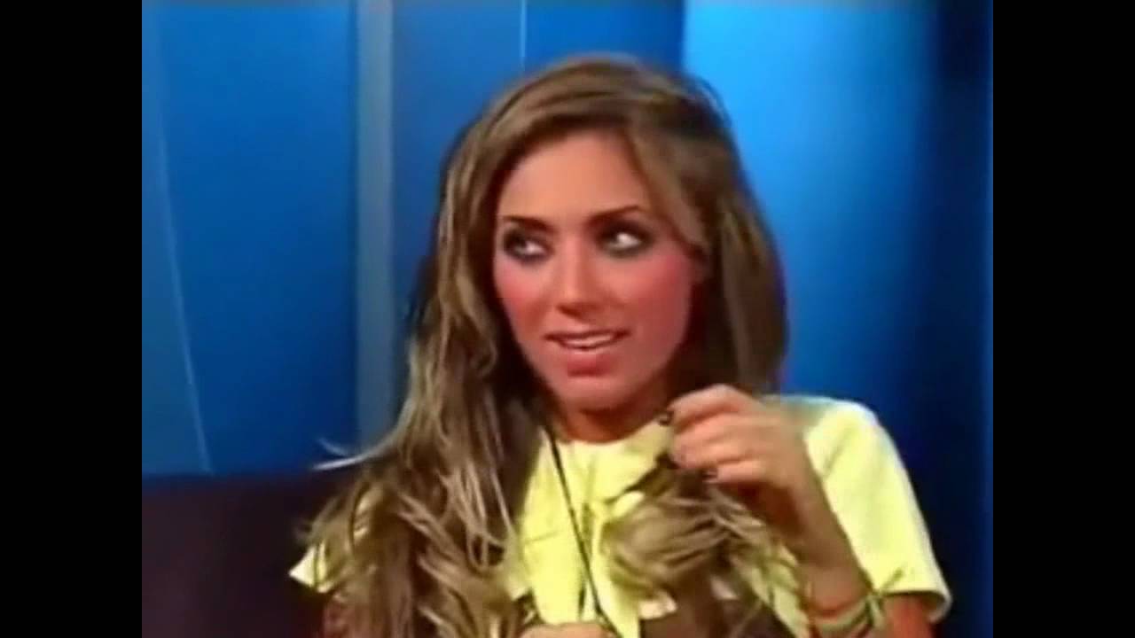 Poncho habla de web novelas y Anahí de lo 