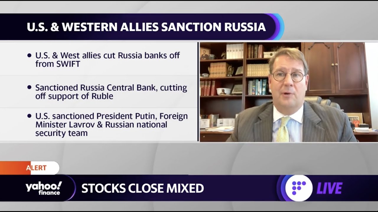 Markets are 'at heightened risk' amid inflation, Fed rate hikes, and Russia-Ukraine war: Strategist