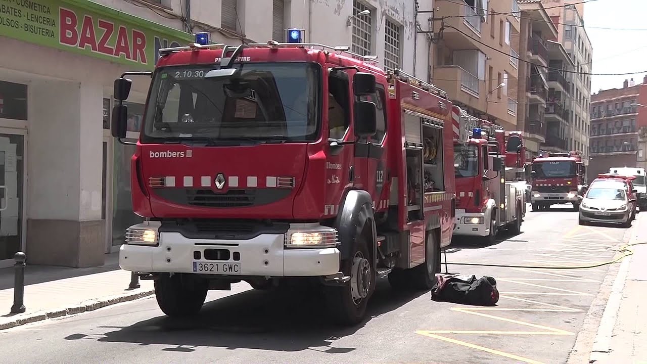 Incendi sense ferits al carrer Méndez Núñez de Figueres