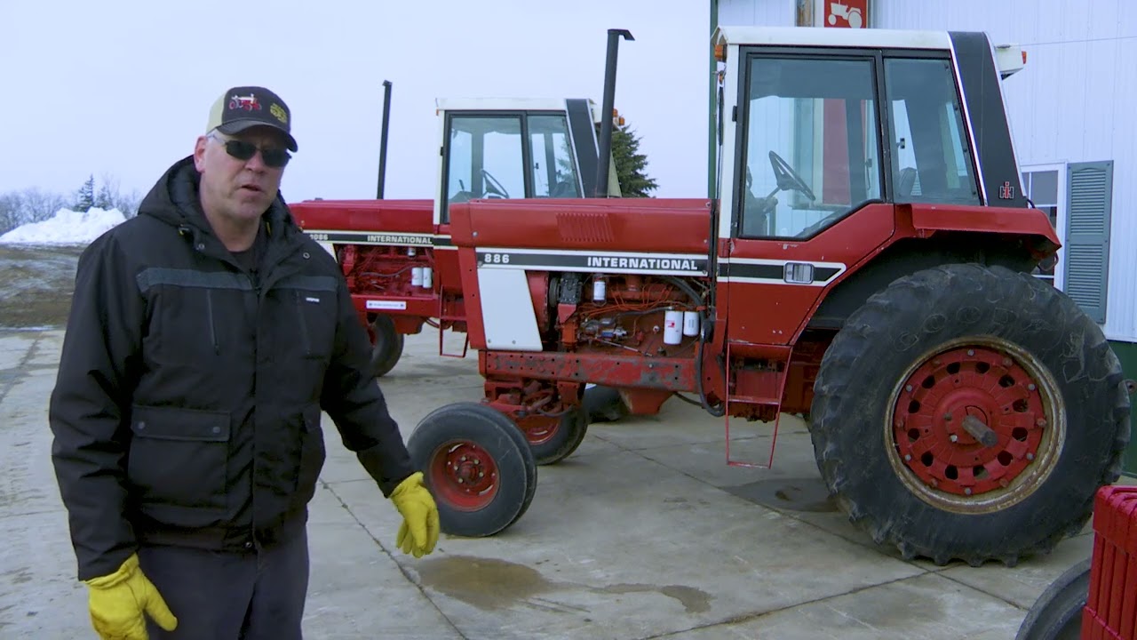International Harvester 1086 and 886