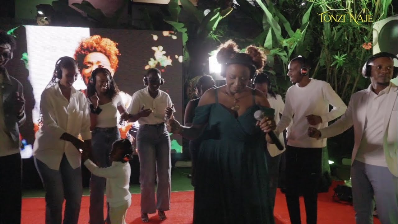 Tonzi's birthday celebration and 10th album listening party🥳🥰