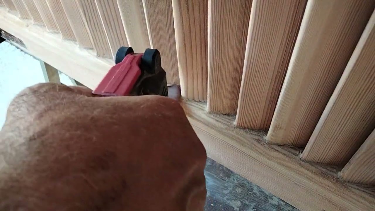 LEVIGARE LE PARTI INTERNE DELLE PERSIANE CON IL MIO ACCORGIMENTO SU UN MULTIUSO,E' UN PIACERE