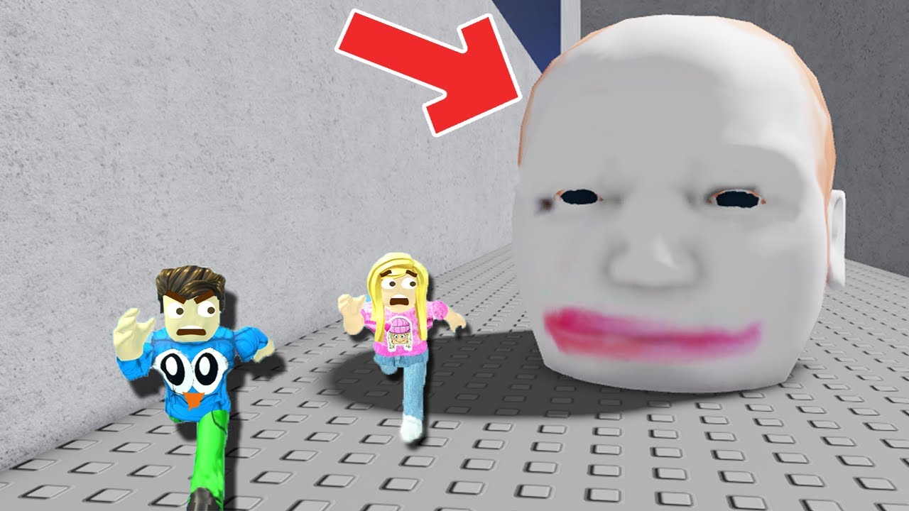 KOCA KAFALARDAN KAÇIYORUZ Escape Running Head Roblox Oyunu