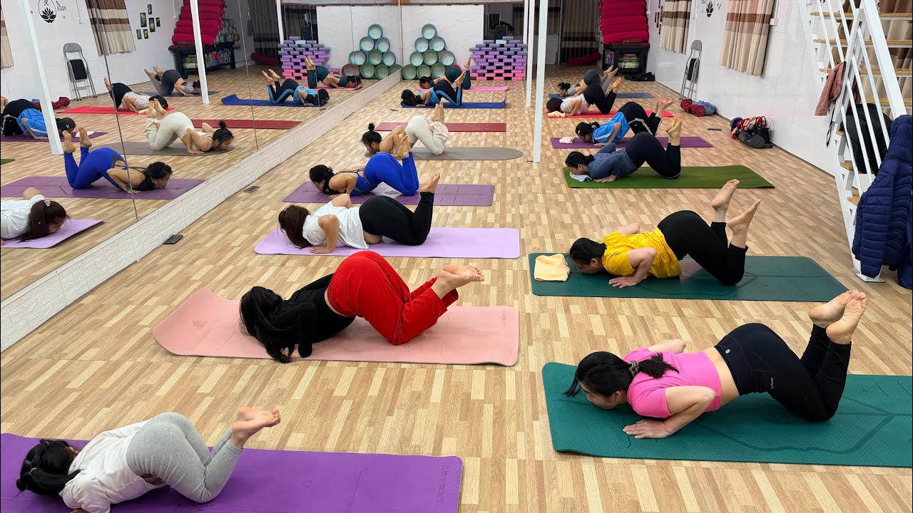 Surya namaskar yoga class Vietnam 🇻🇳 #livevideo #viralvideo #suryanamaskar #yogaclass #youtubevideo 