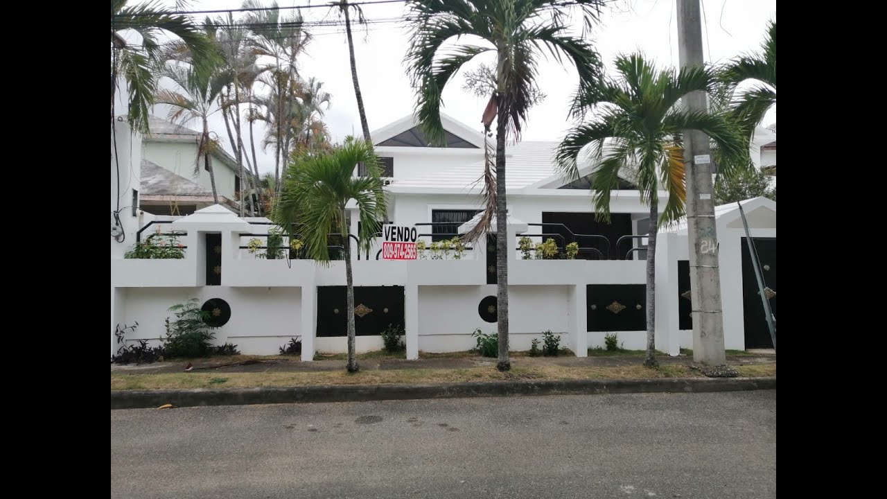 En venta hermosa casa con PISCINA en Alameda Este de Sto Dgo Oeste. Whatsap 809-974-2565