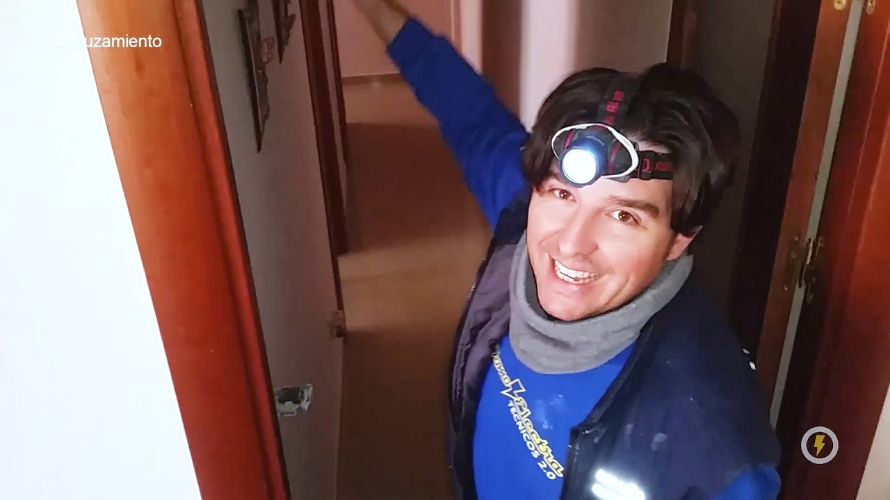 Cómo Instalar un Cruzamiento entre dos Conmutadores