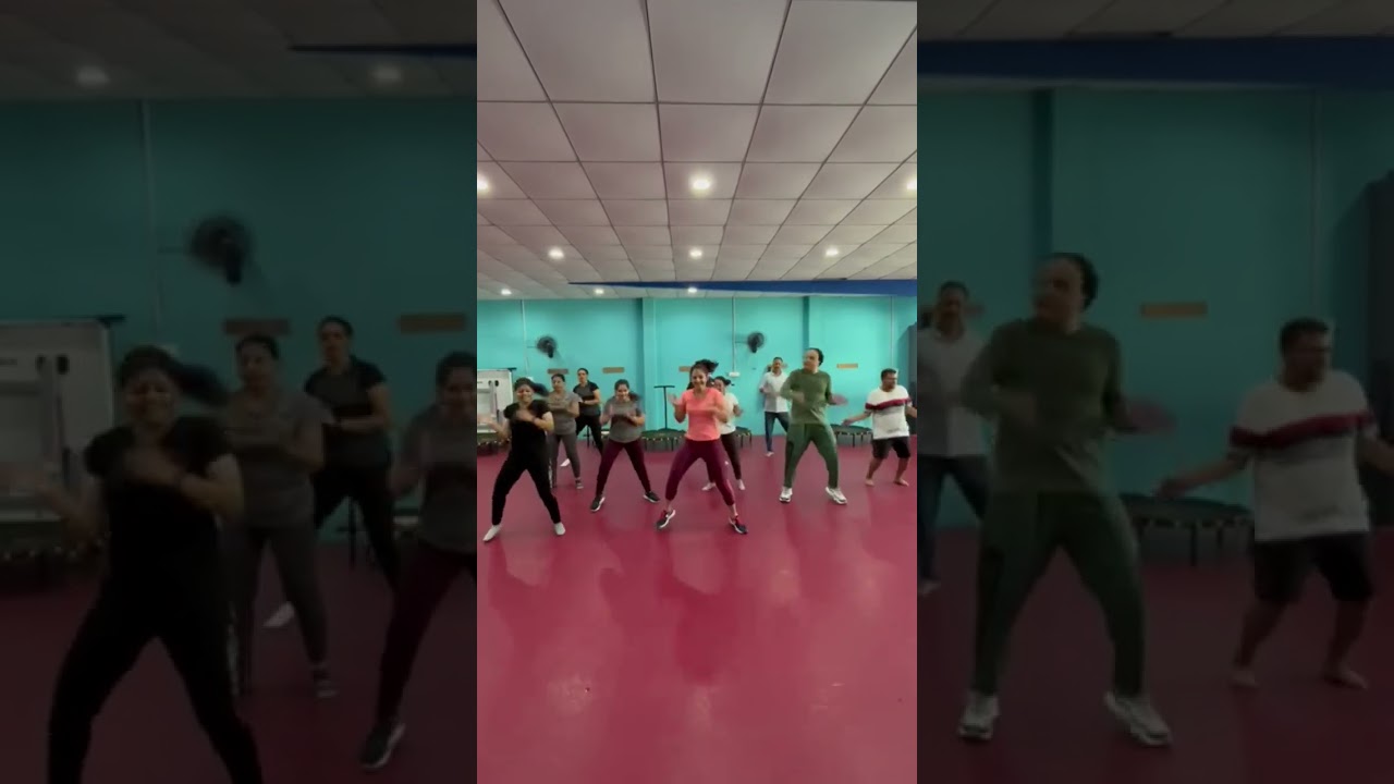 Left right left right!!!#fun #dance #fitness #fun #funny #dancefitness #funworkout #fitness