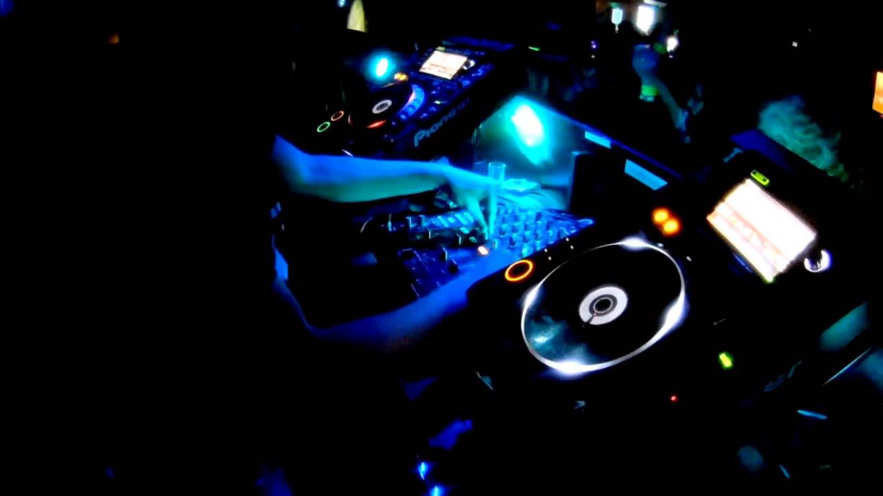 Starnight w/ Chris Sadler @ Atelier Club, Prague