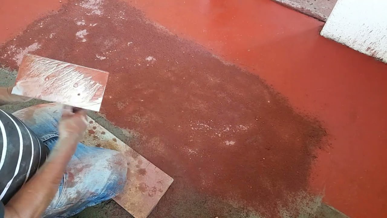 como fazer piso queimado com cimento e xadrez vermelho