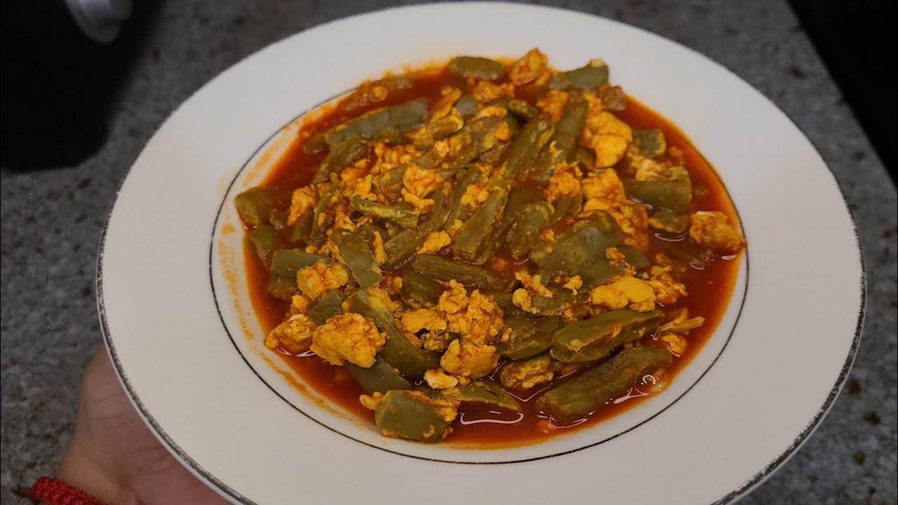 Nopalitos con Huevo en chile rojo!! otra forma de preparar los Nopales.