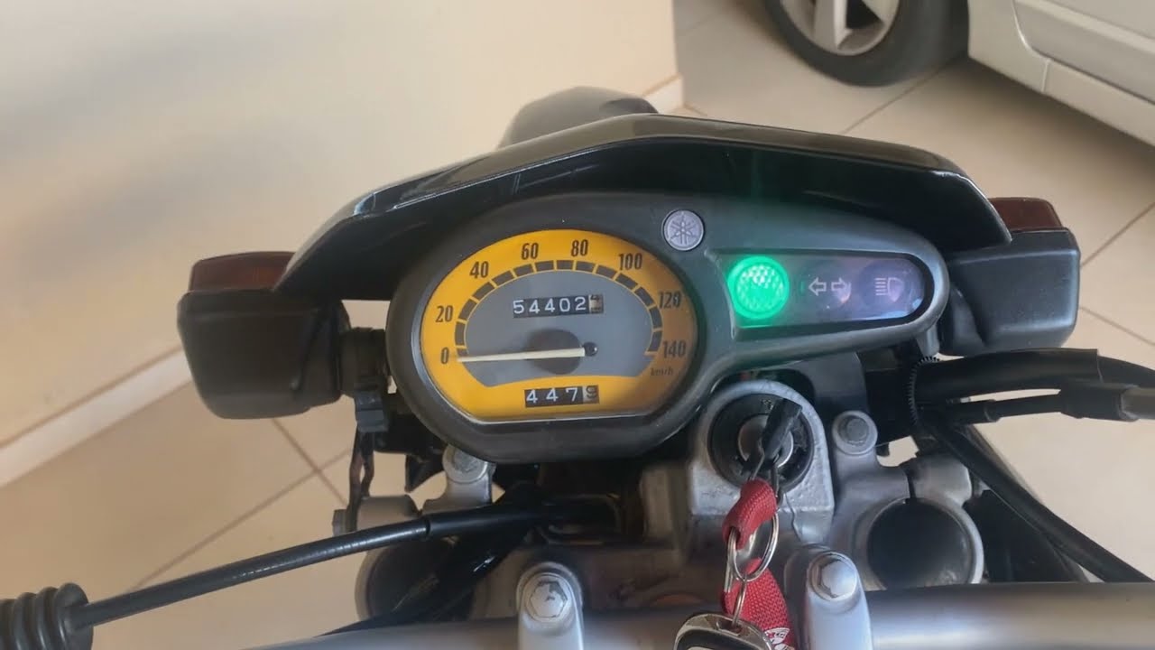 TROCANDO BATERIA DA XTZ 125 - ALGUÉM CONHECE ESSA MARCA?
