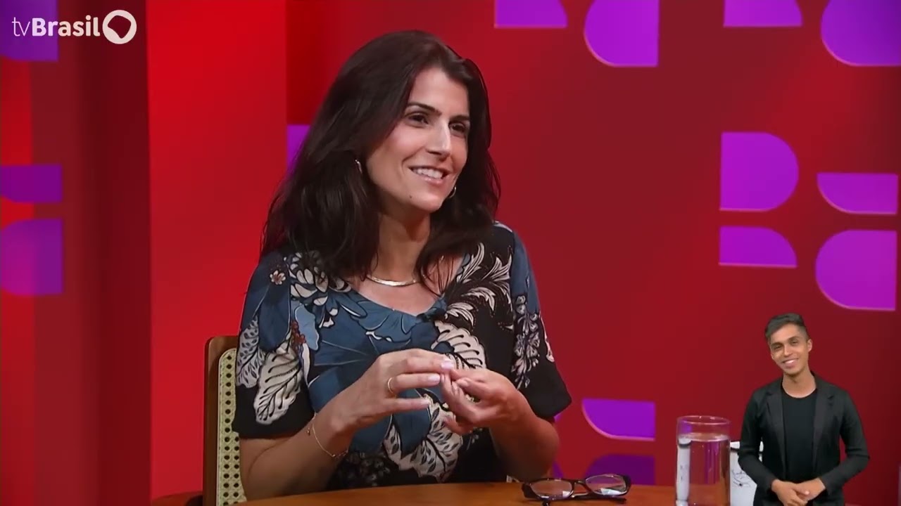Ex-deputada Manuela D'Ávila é a convidada do Dando a Real com Leandro Demori