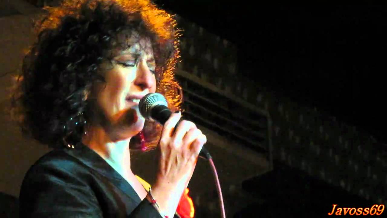 Julia Zenko - Como dos extraños