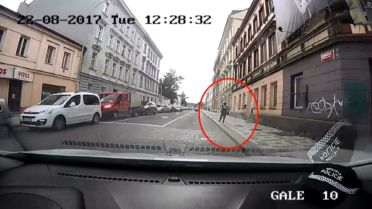 MPP: Strážníkům v Praze utíkal mladistvý sprejer, byl totiž hledaný