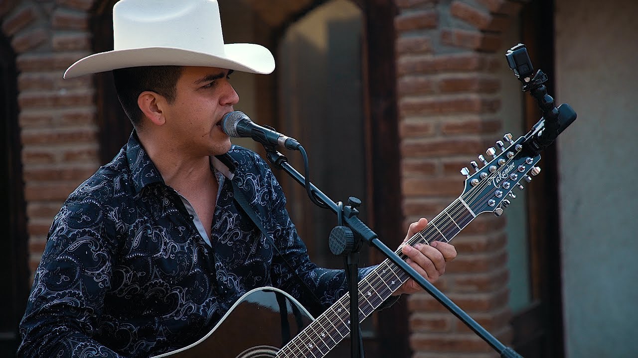 Jovanny Cadena - Hombre Talentoso (en vivo) | TIA FILMS