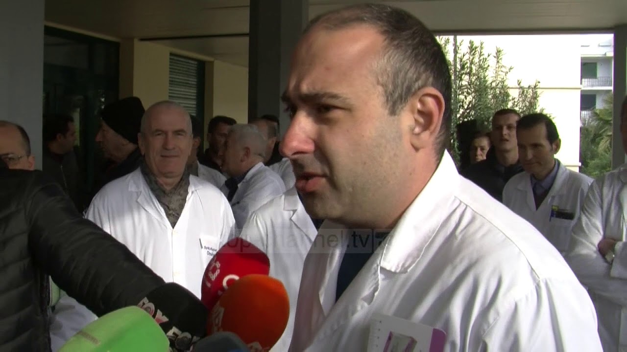 Protestë për mjekun e dhunuar. Në Spitalin e Durrësit kërkojnë mbrojtje - Top Channel Albania