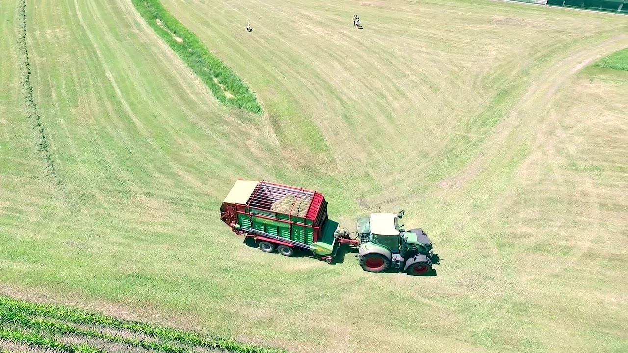 Fendt 513 mit Strautmann Zelon 2501 DO  Silage with Fendt and Strautmann