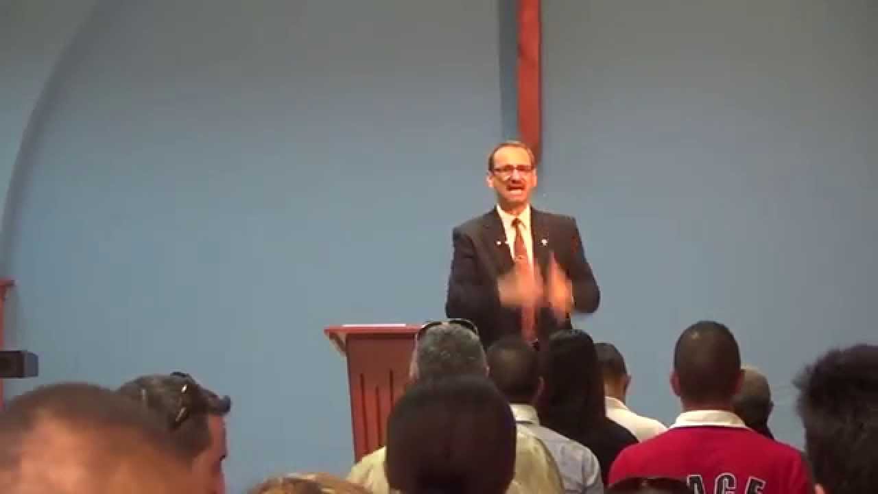 Pr. Nicolás García, maldiciones generacionales