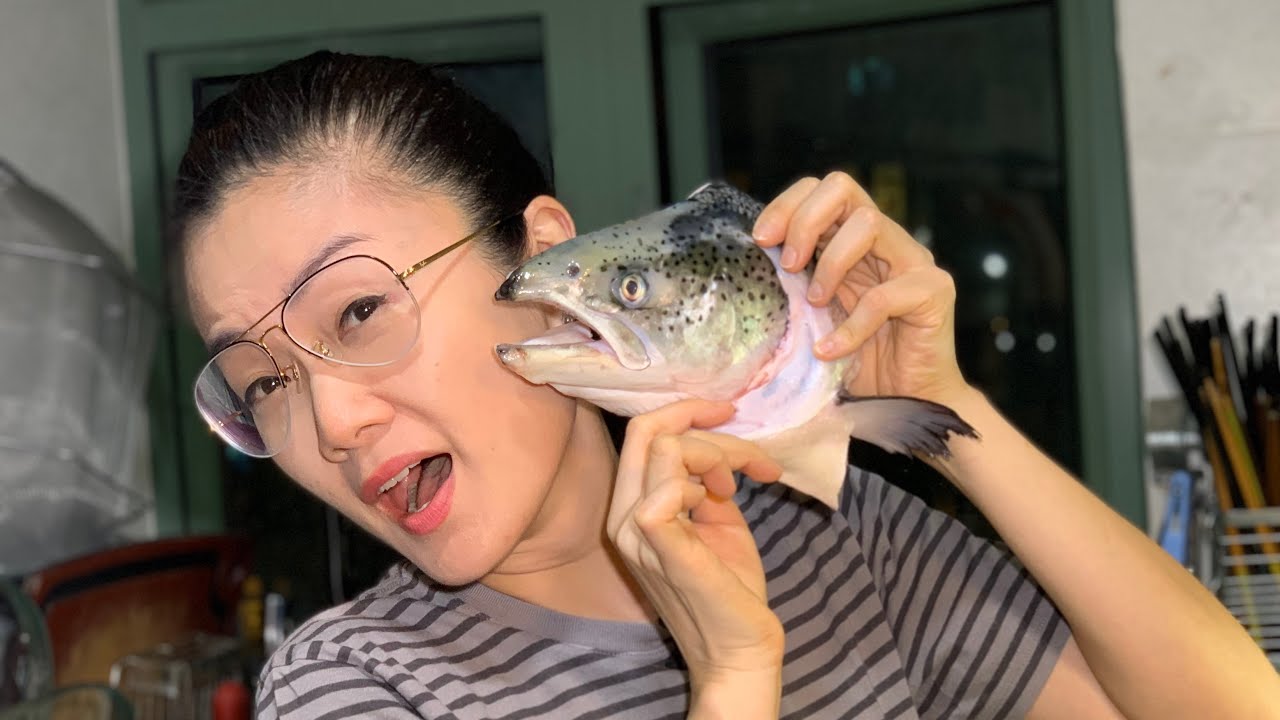 方健儀煮嘢食 - 三文魚頭番茄豆腐湯 Akina is cooking - Salmon Head Soup with Tomato and Bean Curd