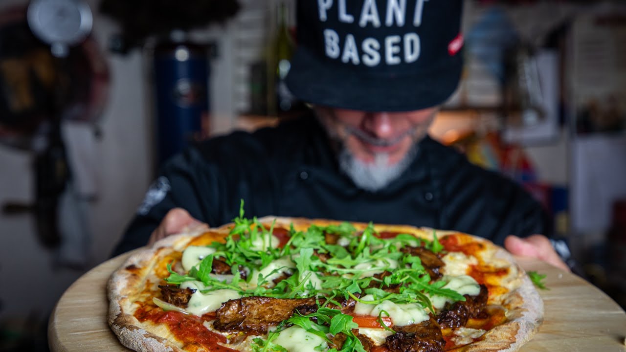 Vegansk Oxfil&eacute; och Bearnaisses&aring;spizza med Oumph!