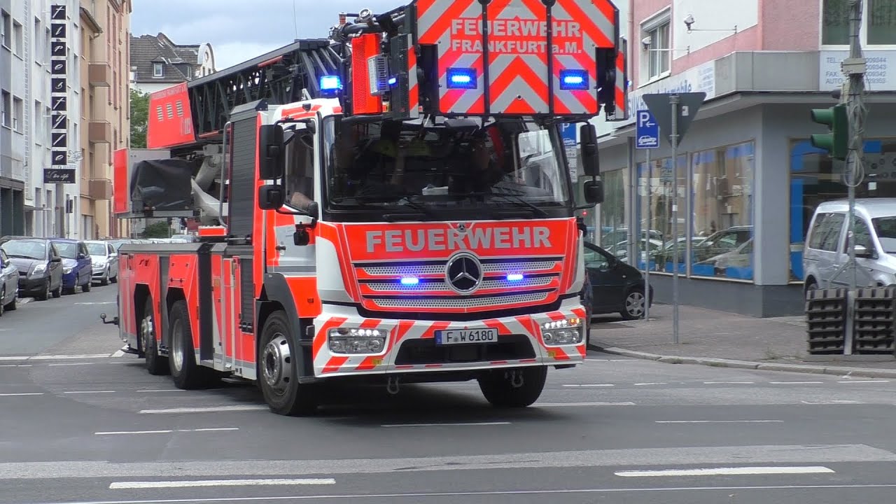 Zusammenschitt von Feuerwehr und Rettungsdienst Polizei Frankfurt am Main