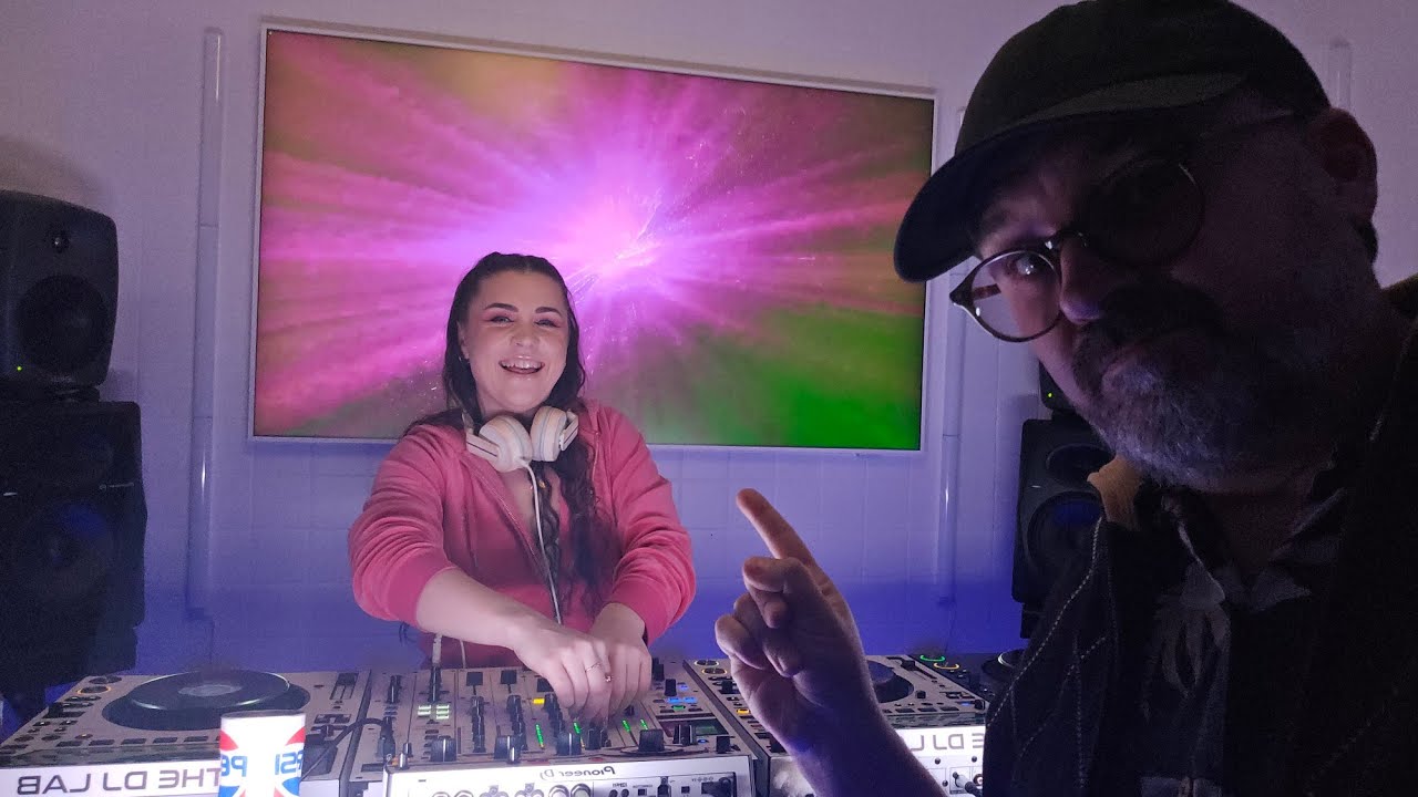 Afro House with a hint of Nu Disco - Kruu Live in Toronto