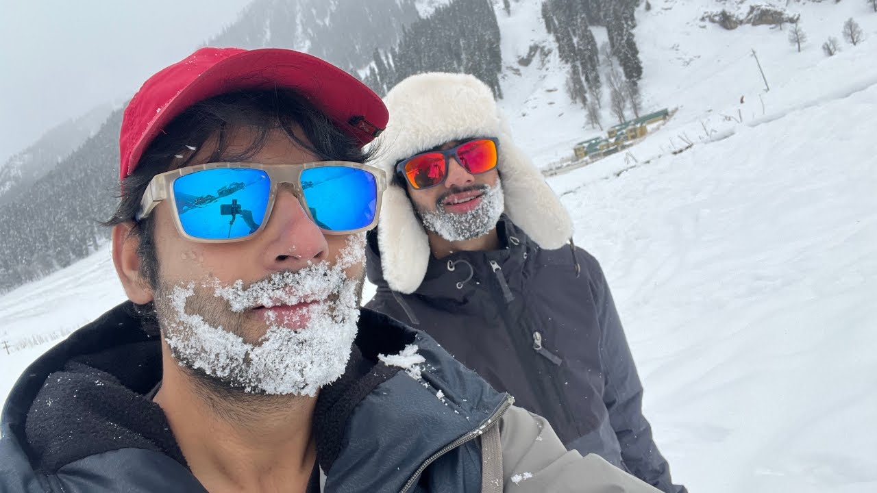 Kashmir Snow Bath Challenge | −10°C in Sonmarg | Extreme Winter Experience