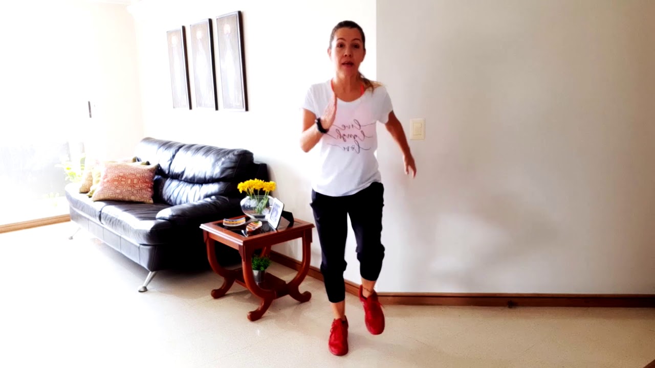 Camina 2.3 km en casa