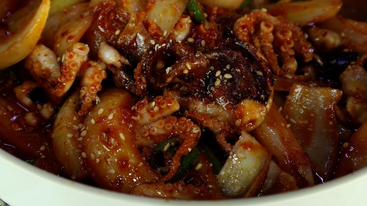 데치거나 삶지마세요. 대박집 쭈꾸미볶음 이렇게 만들면 물 없이 양념이 착 붙어 맛있어요~