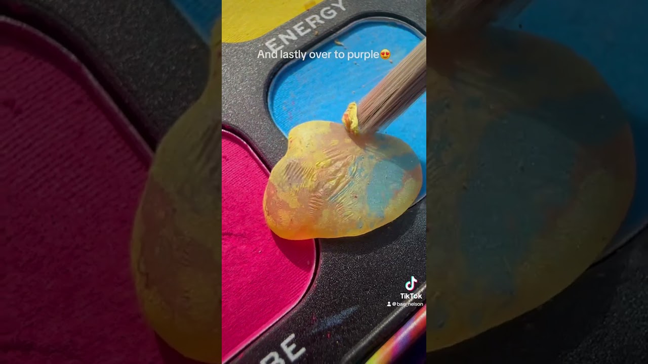 Making a rainbow droplet🥰🌈#satisfying #droplets #popping