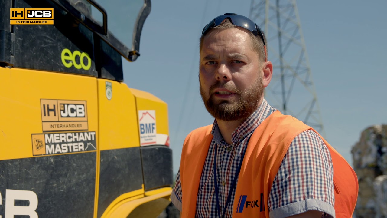 Teleskopowy w&oacute;zek widłowy JCB TELETRUK 4. Opcjonalny napęd 4x4