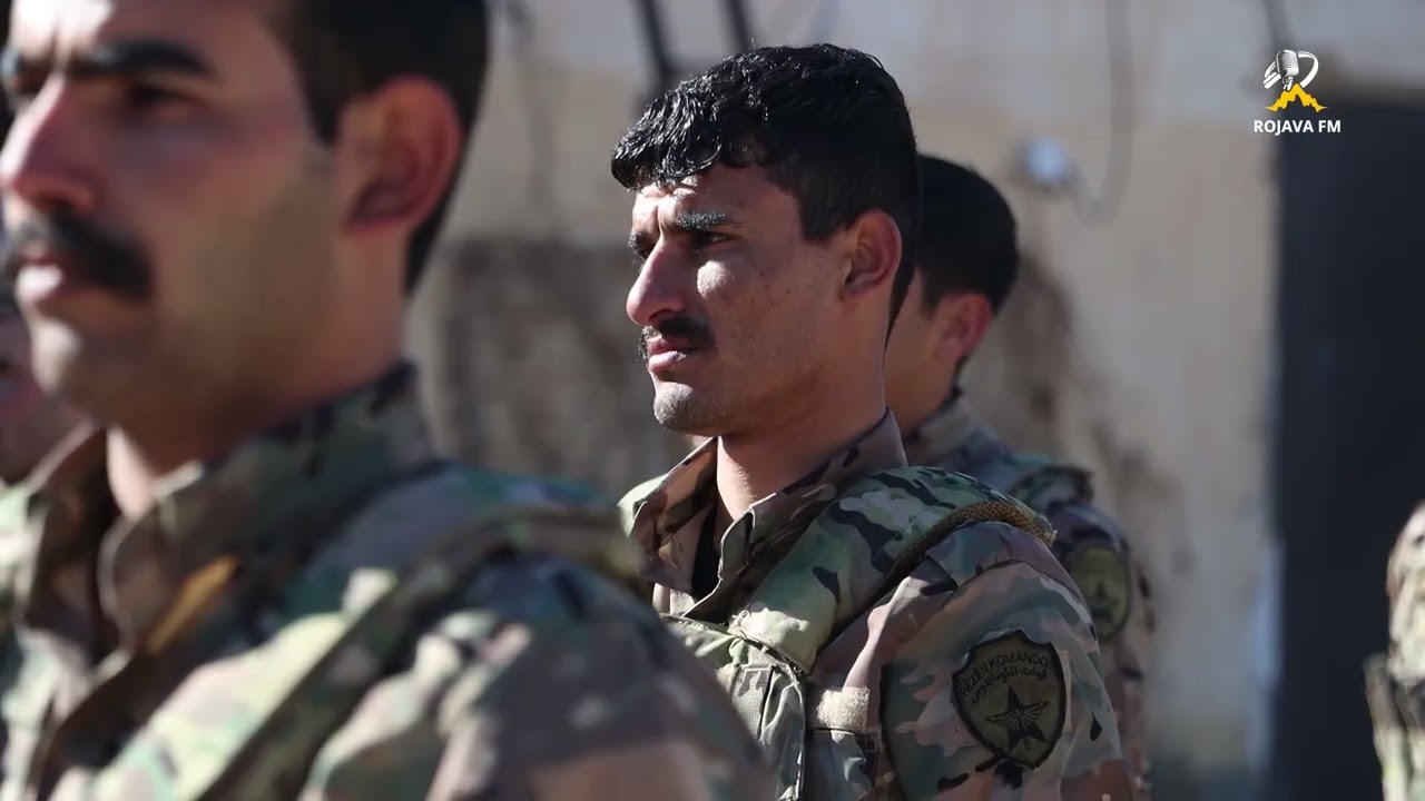 تخريج عدد من المقاتلين والقياديين في قوات سوريا الديمقراطية