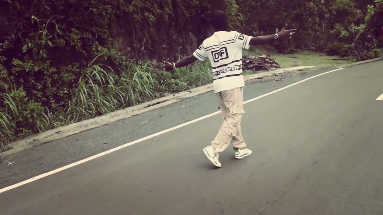 Deux Ans Black _-_Maradona clip officiel