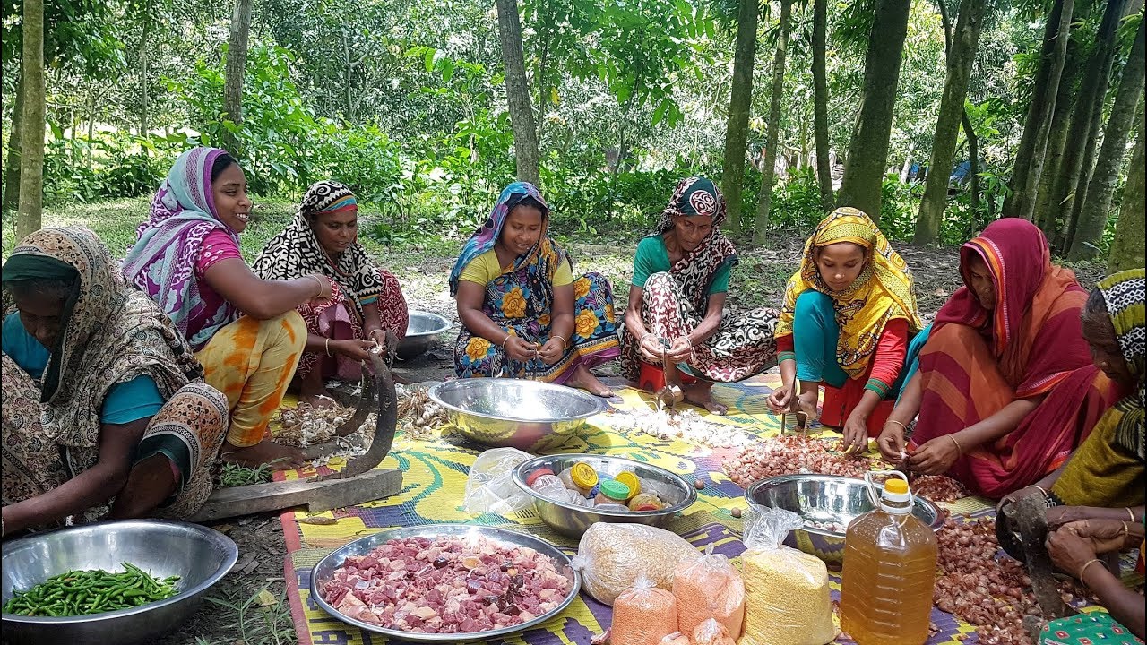 Beef Haleem Cooking For Whole Villagers - Pulses & Cow Meat Mixed Curry Cooking For Evening Snacks