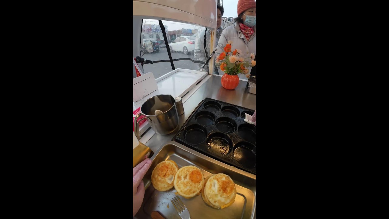 Delicious food live
