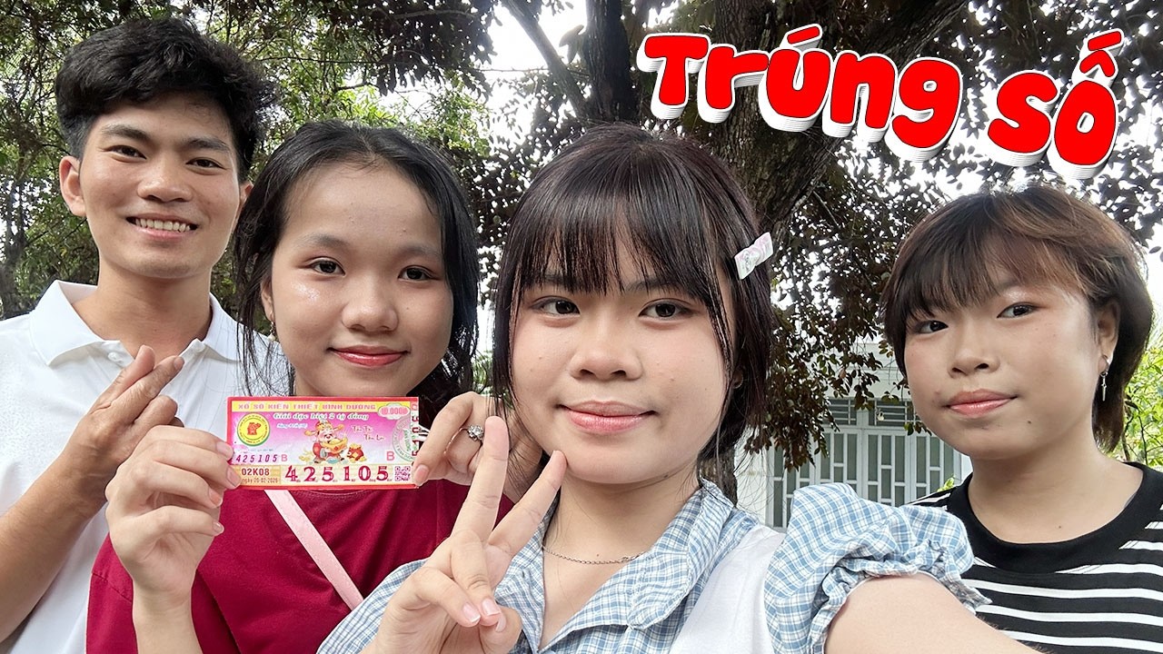 TiTan and Trang Trúng Số đầu năm