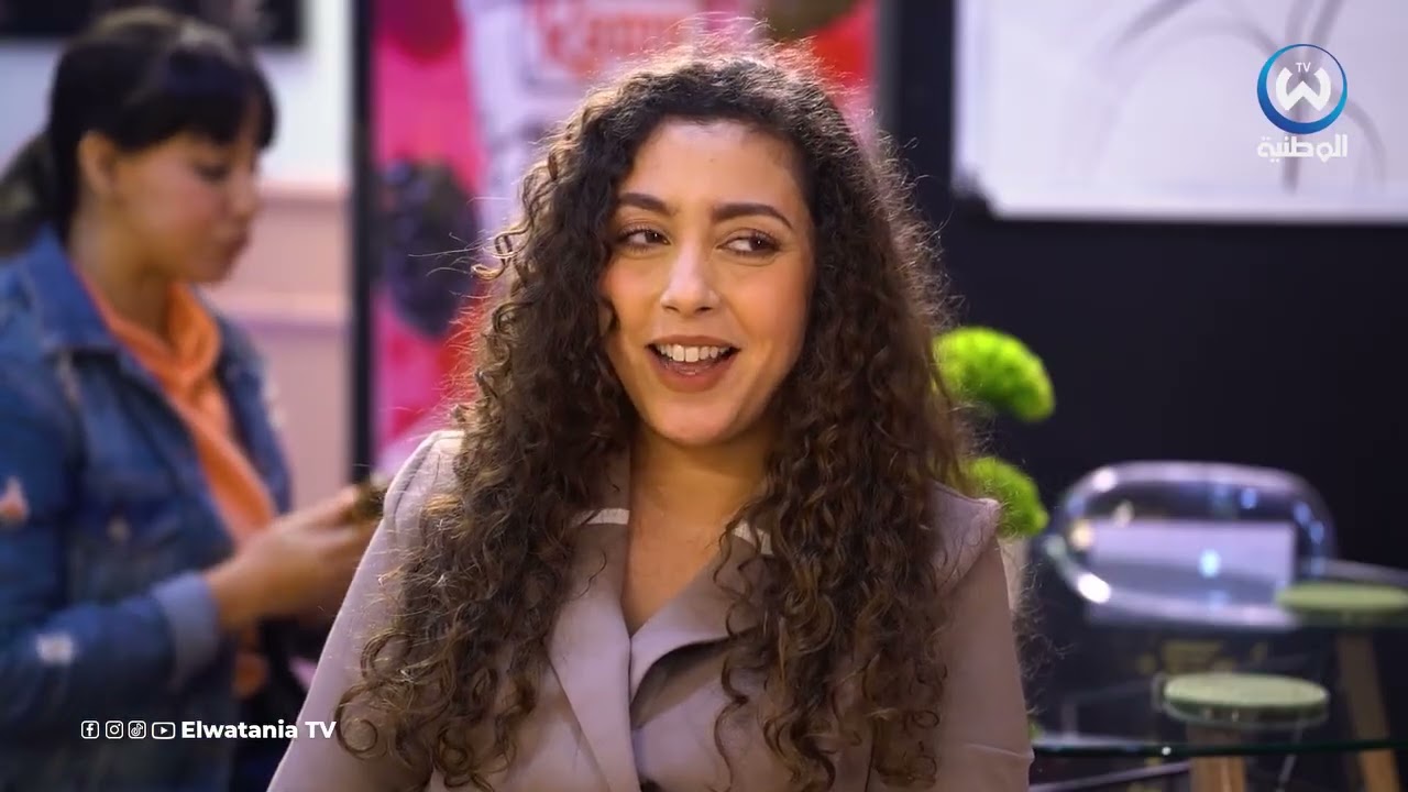 دوجة تلاقات بـ Business woman قاتلها نديرو شركة ونرجعو قهوة النساء فالعالمية