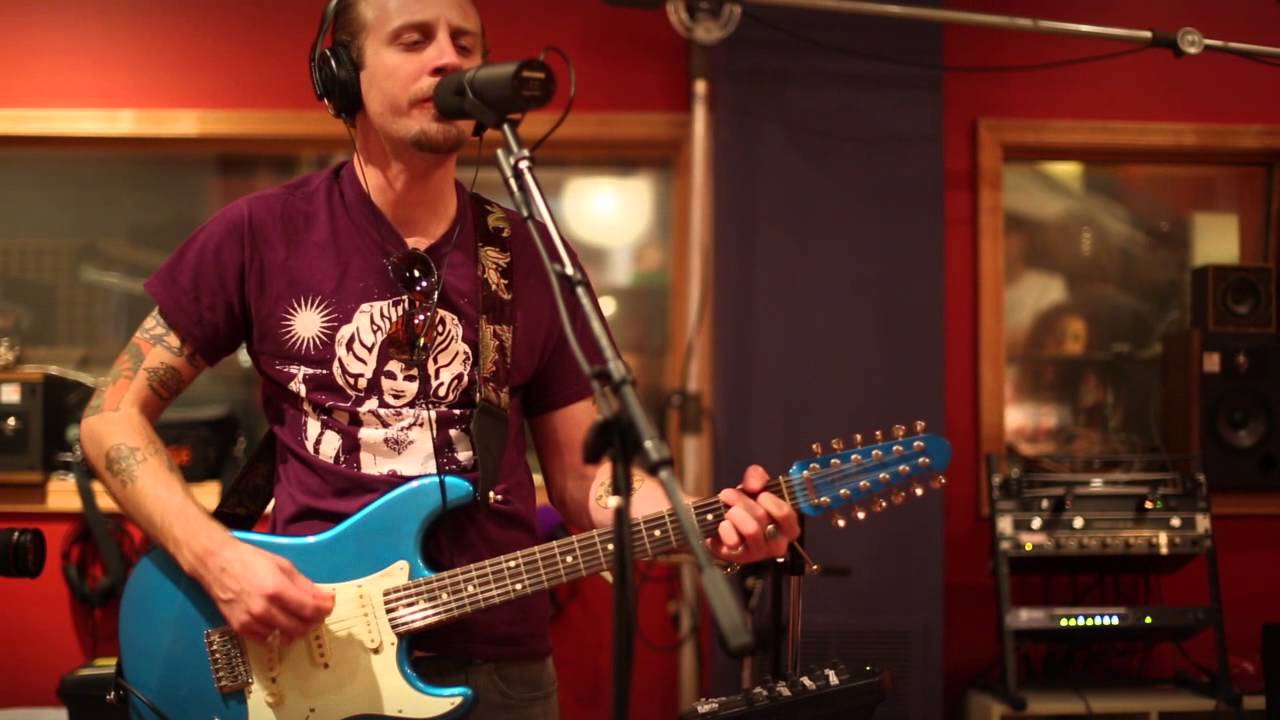 Deer Tick - Mirror Walls
