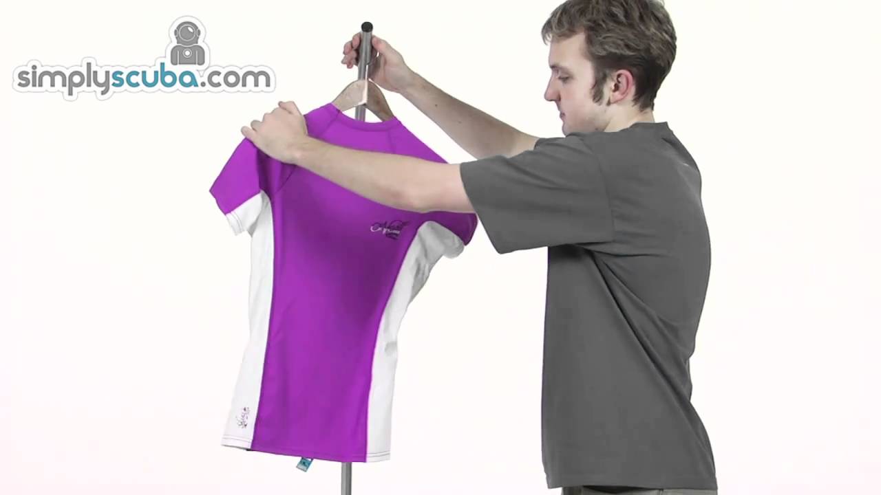 O'Neill Womens Skins Short Sleeve Crew - Fox Pink - www.simplyscuba.com
