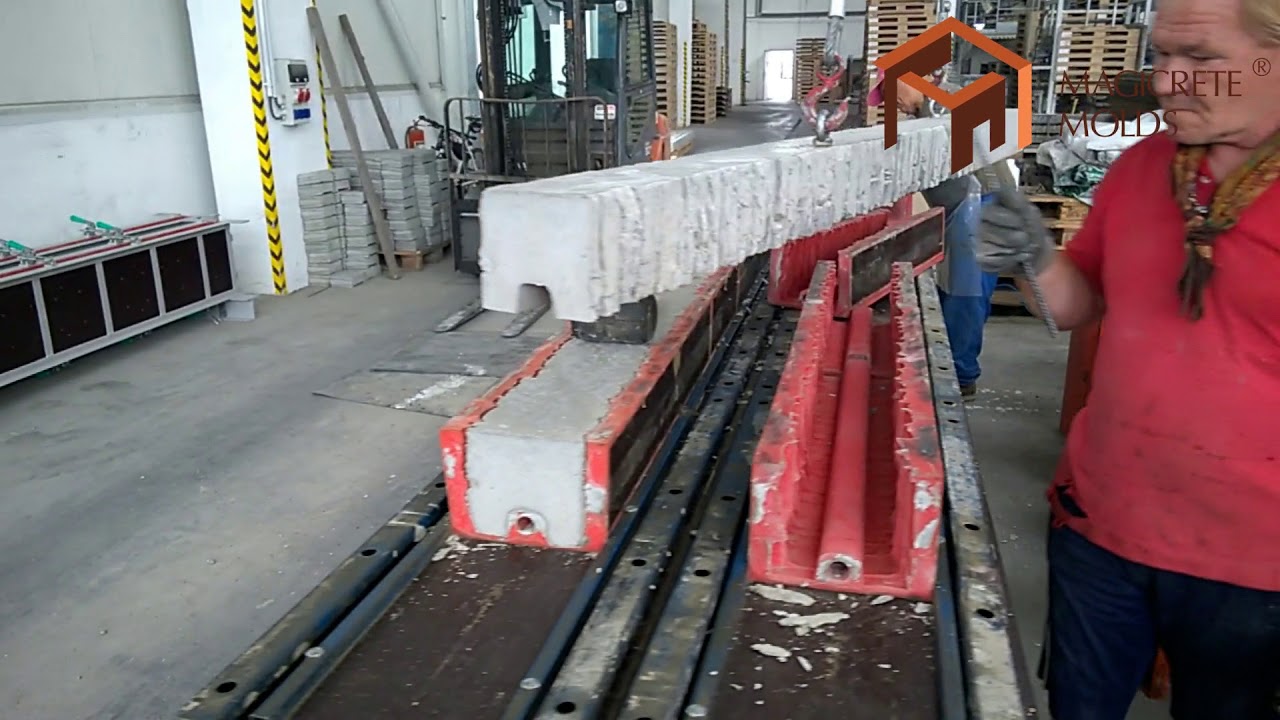 Demolding Of Fencing Slopes