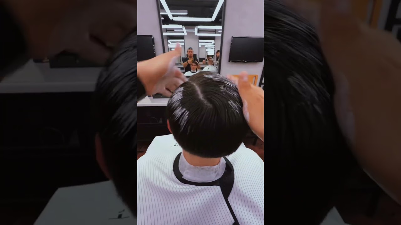 Reuzel extreme hold pomade 👧 #barber #barbershop #haircut #reuzel