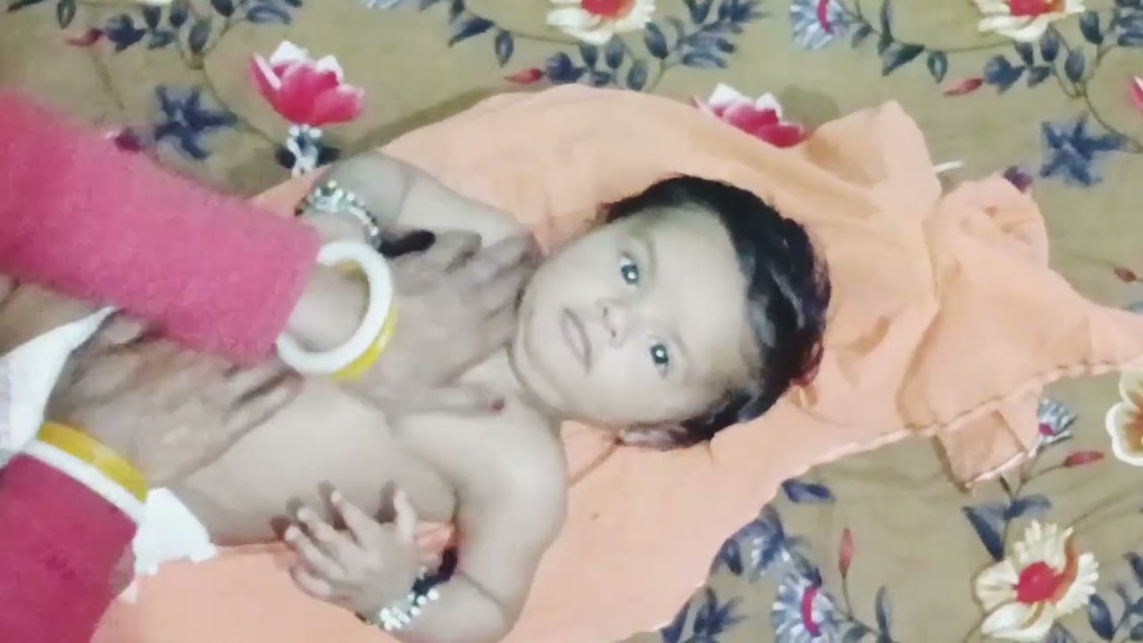 छोटे बच्चों की मालिश कैसे करें ( How to do new born baby oil massage)