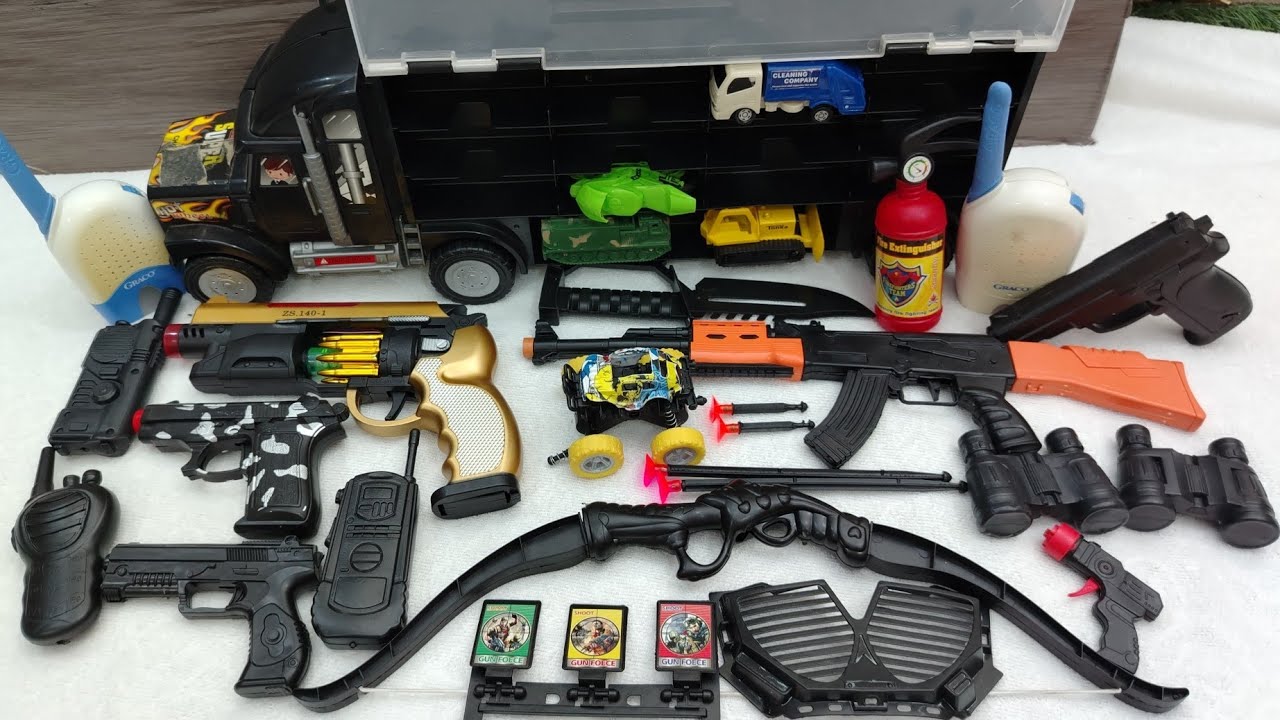 Special police weapon toy set unboxing, UZI submachine gun, Glock pistol,carbine rifle,revolver,bomb