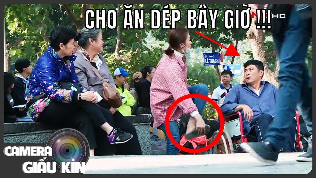 'Ô sin' rút dép phang ông chủ tật nguyền giữa phố | Kỹ năng sống | Camera giấu kín