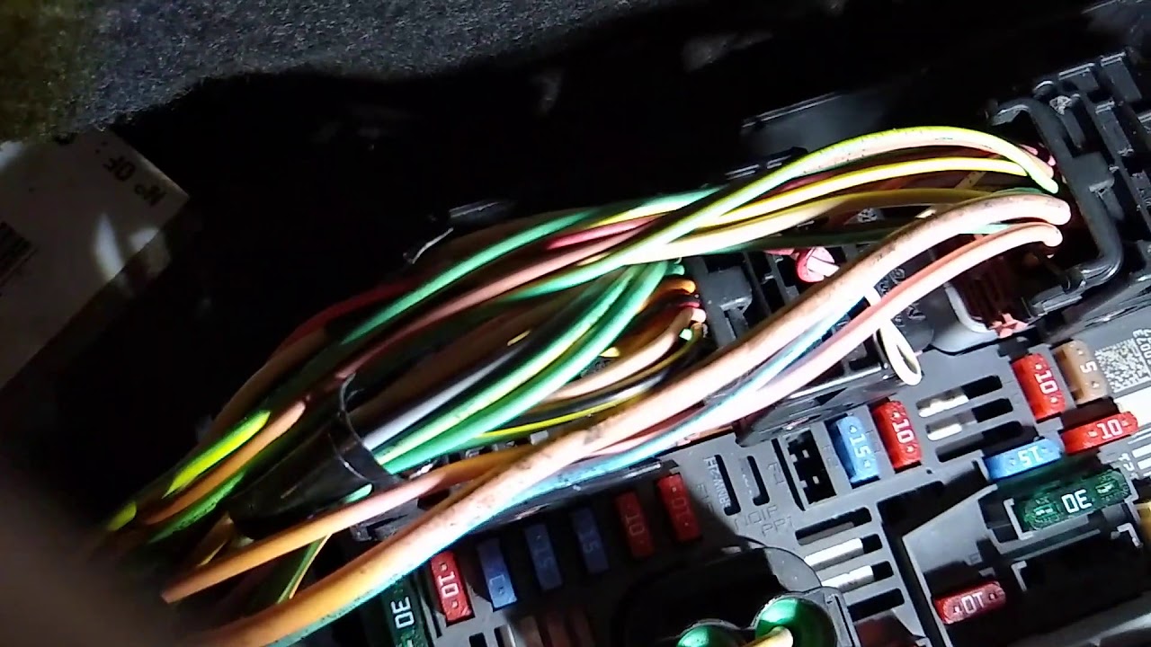 Peugeot 308 - Overheating - no fan control from ECM! Part 1