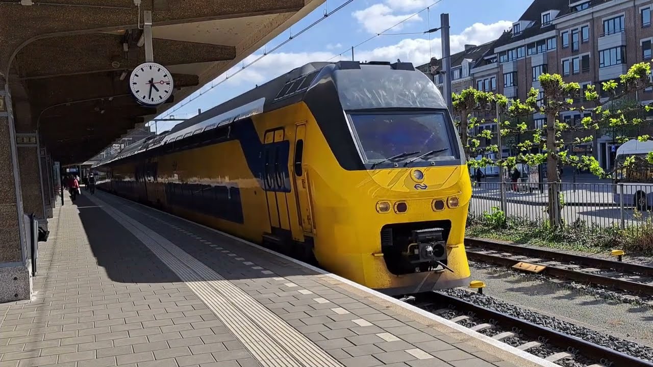 (4K) Treinen op station Maastricht! 02-05-2023 / Trains at Maastricht Railway Station. (NL)