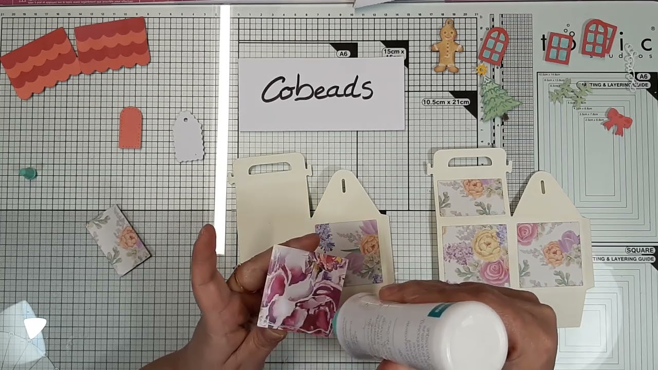 J'adore les matrices de chez Cobeads ❤️ : voici la derniere boite en forme de maison !!!