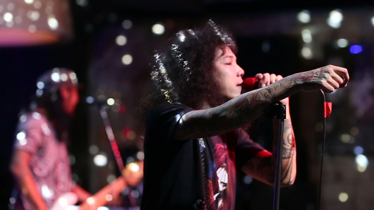 เกินห้ามใจ - SixtyNinth (Hi-Rock cover) live at Parking Toys